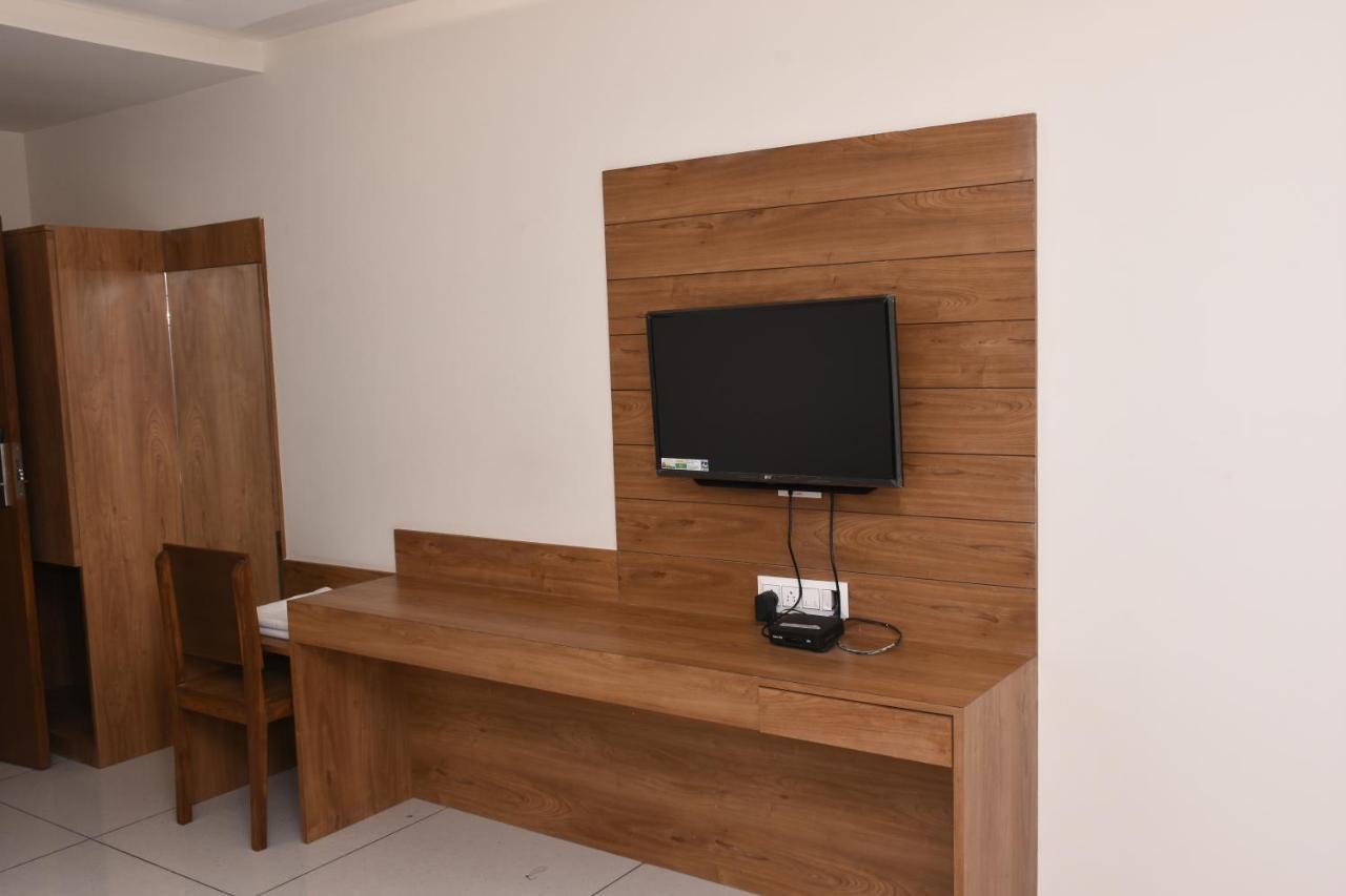 Hotel Golden Palace & Rooms Hālol Zewnętrze zdjęcie