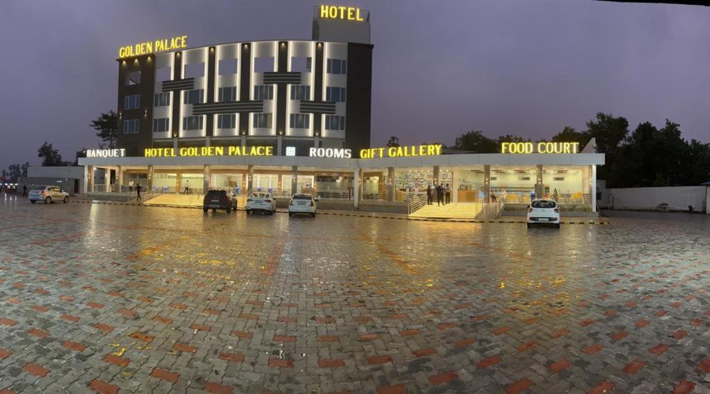 Hotel Golden Palace & Rooms Hālol Zewnętrze zdjęcie