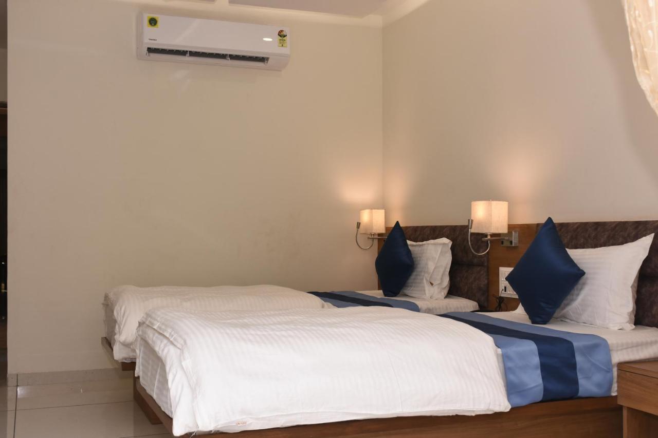 Hotel Golden Palace & Rooms Hālol Zewnętrze zdjęcie